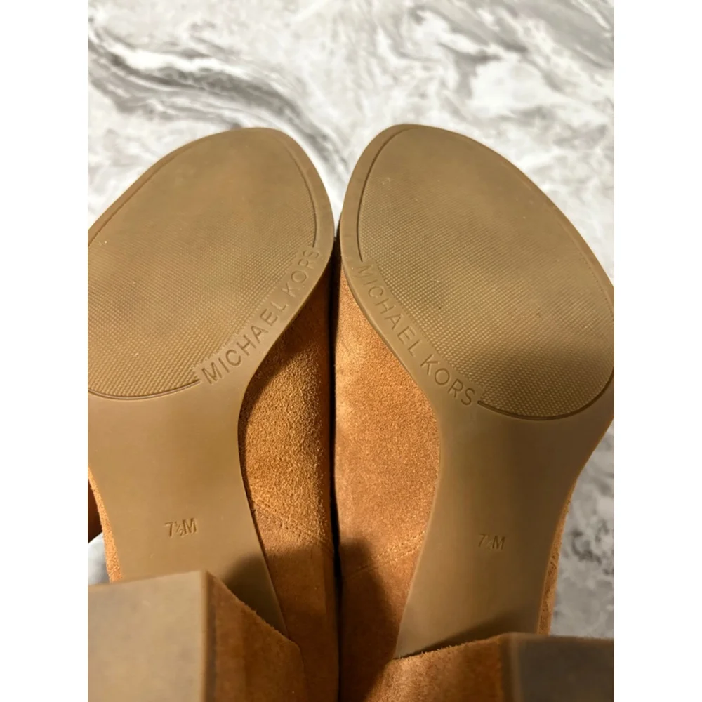 MICHAEL KORS Lottie Bootie Suede Almond Toe Ankle Boots Brown Size 7.5M - Picture 5 of 5